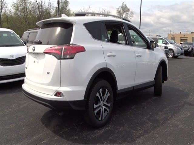 Toyota RAV4 2017 photo 36